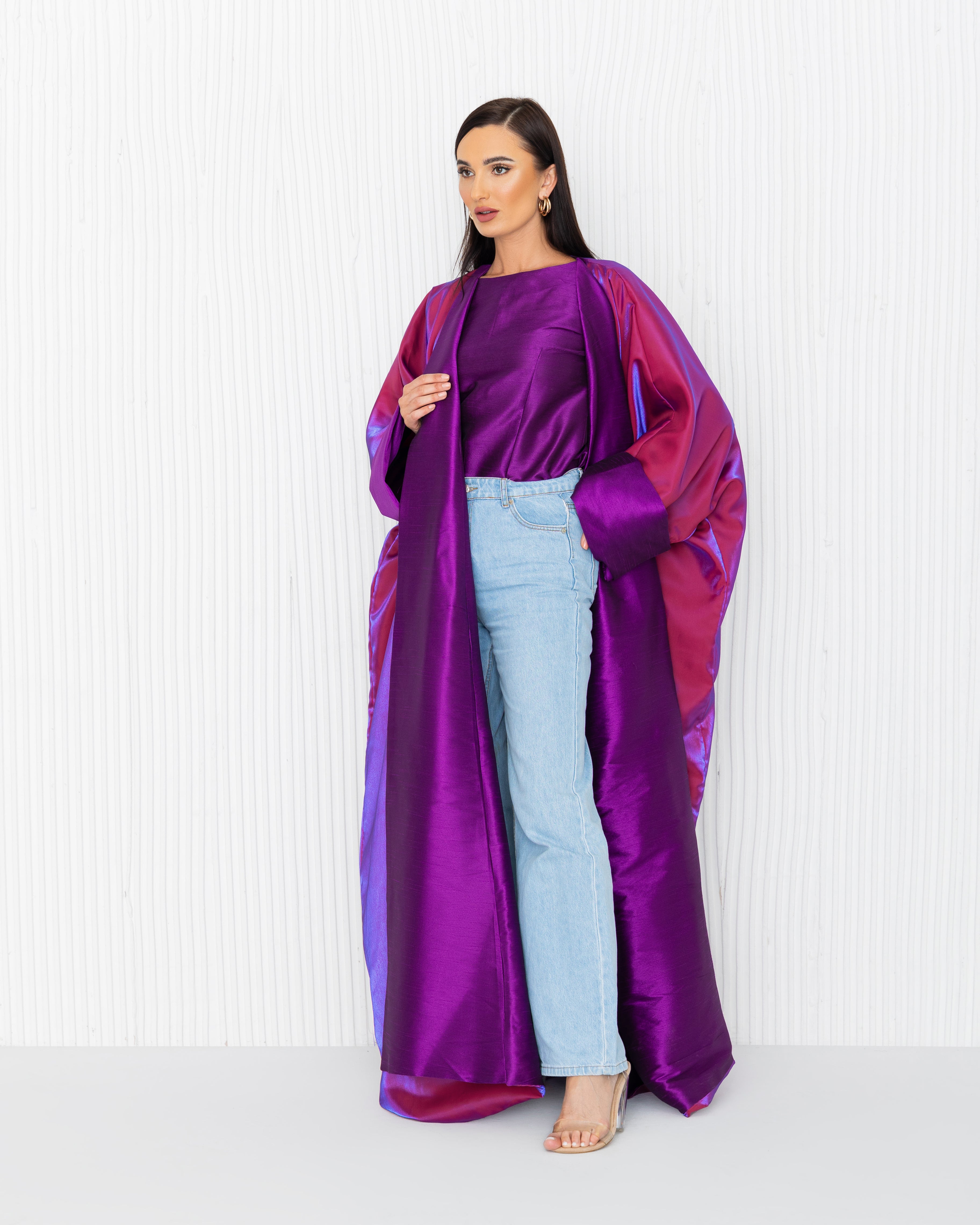 Oversized two-toned abaya.