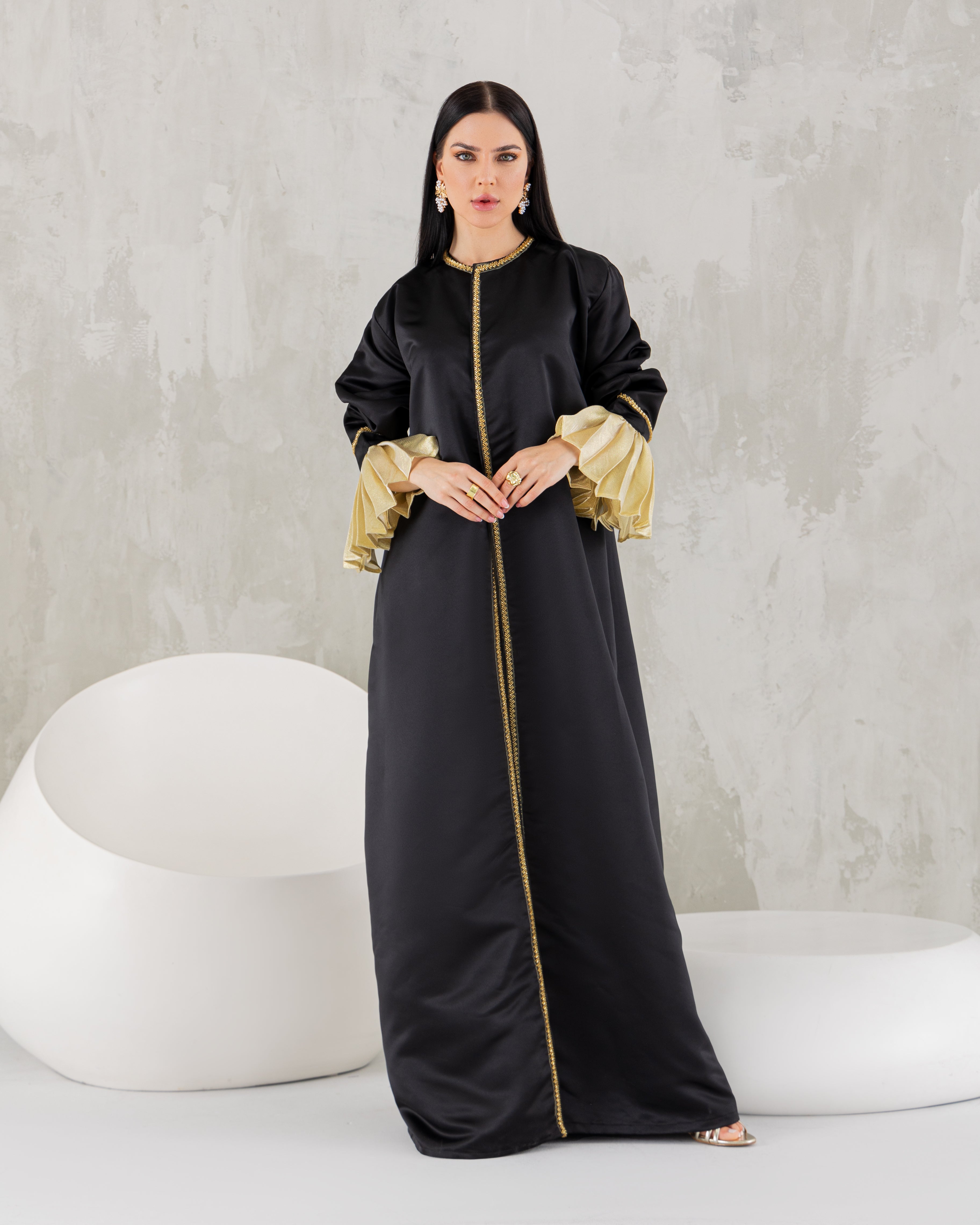 Dramatic back abaya.